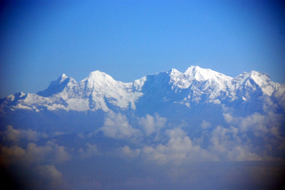 Kathmandu Flight To Pokhara 07 Ganesh II, Pabil Ganesh IV, Salasungo Ganesh III, Yangra Ganesh I Early Morning 